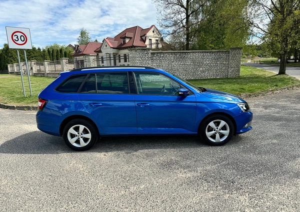 Skoda Fabia cena 29900 przebieg: 103000, rok produkcji 2017 z Świecie małe 407